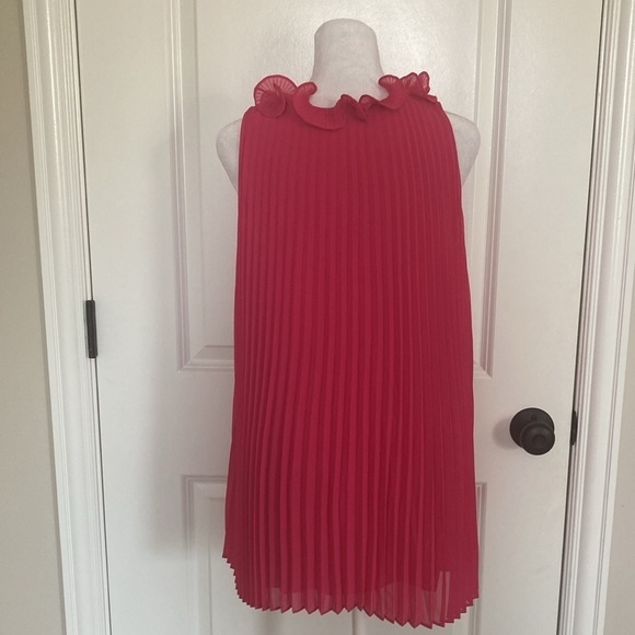 Trina Turk large blouse pink sleeveless - Picture 7 of 10